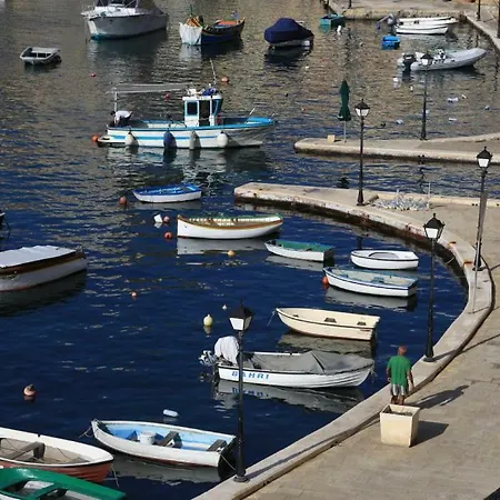 Balcony On The Sea, Spinola Road * Saint Julian's